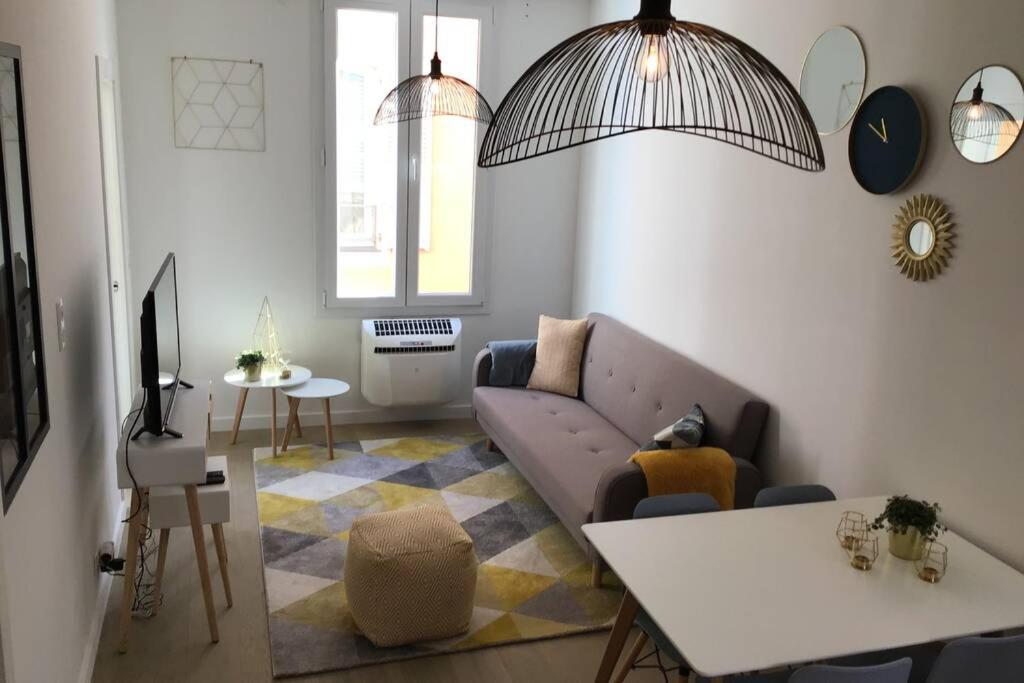 Appartement 2 Chambres Refait A Neuf, Climatise, A 2 Min De La Mer 니스 외부 사진